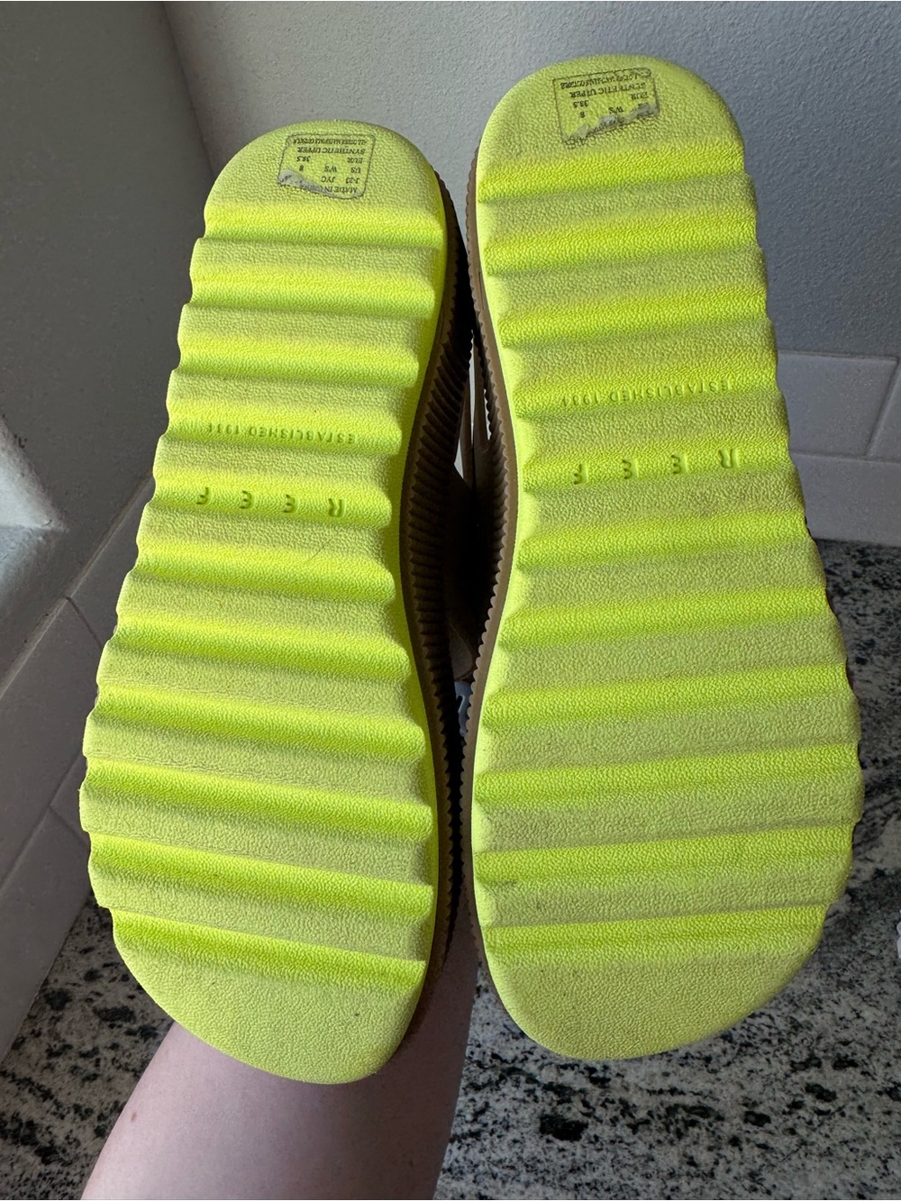 Reef Water Vista Higher Platform Sandals Beige/Neon Lime. Size 8. EUC - Picture 3 of 6